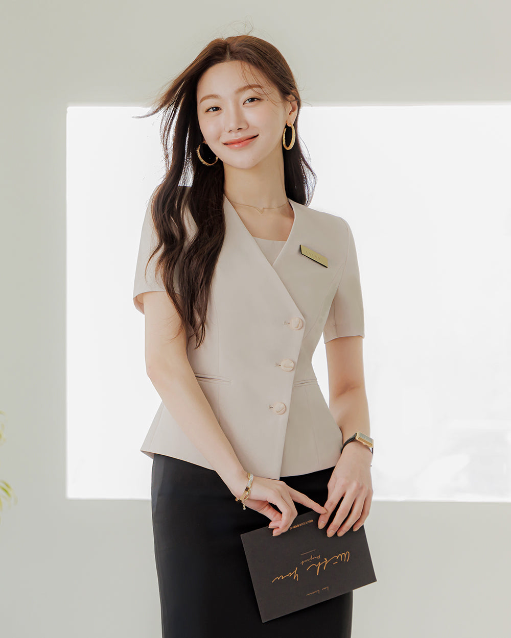 クリニック制服Blossom short sleeve BEIGE前面, コーディネート例