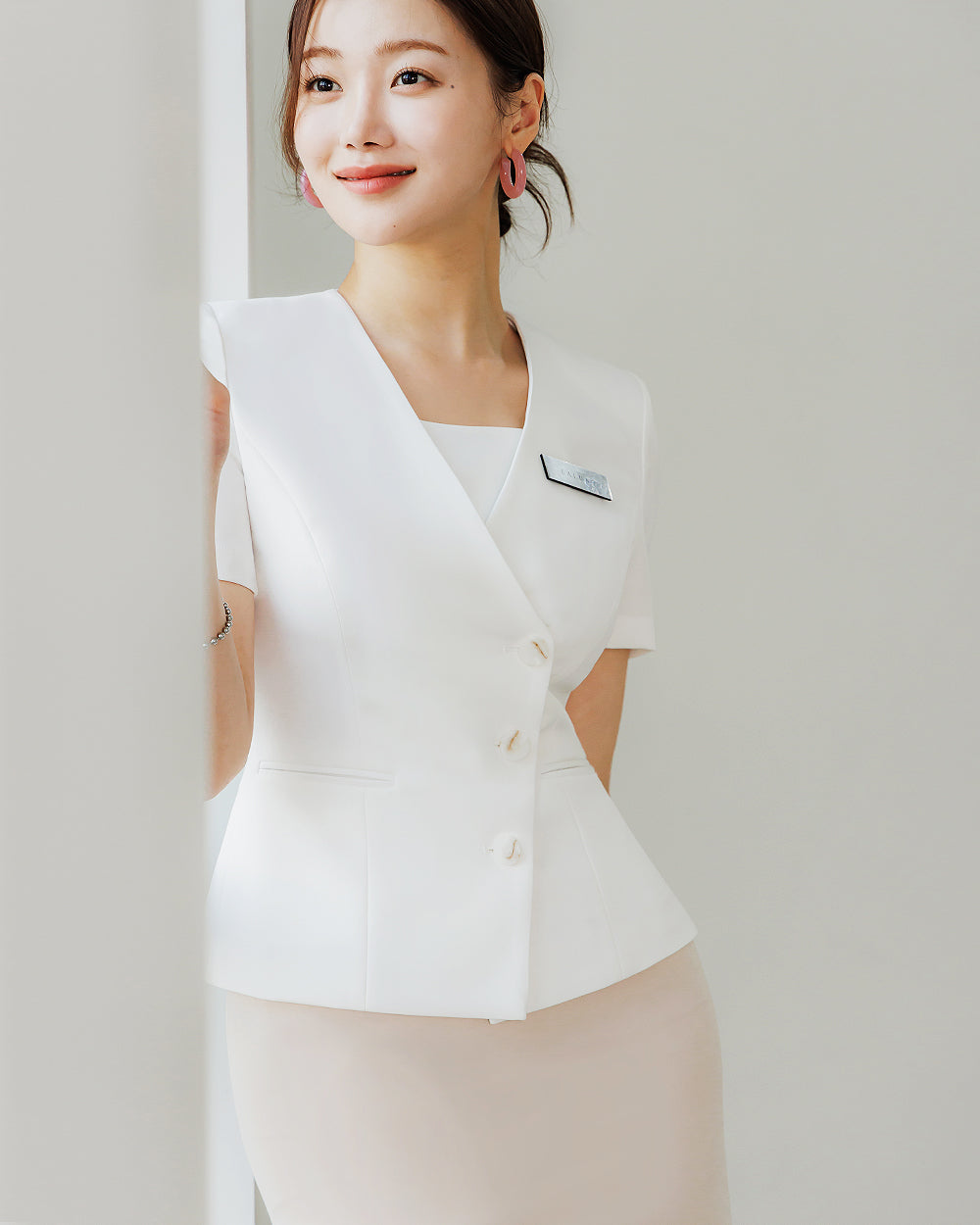 美容サロン制服Blossom short sleeve IVORY正面
