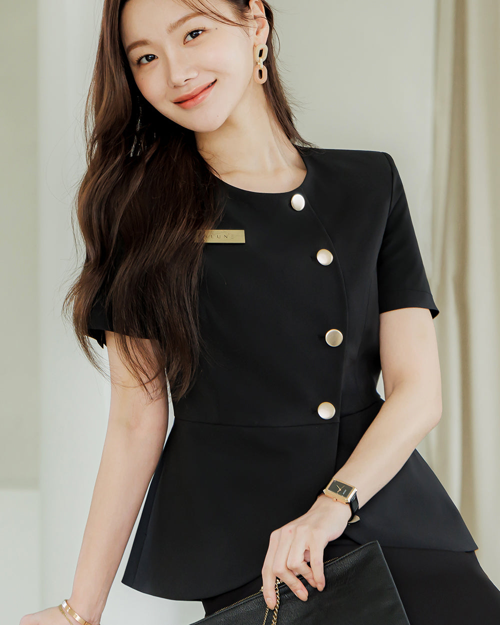 美容サロン制服Berre short sleeve BLACK正面, 着用イメージ
