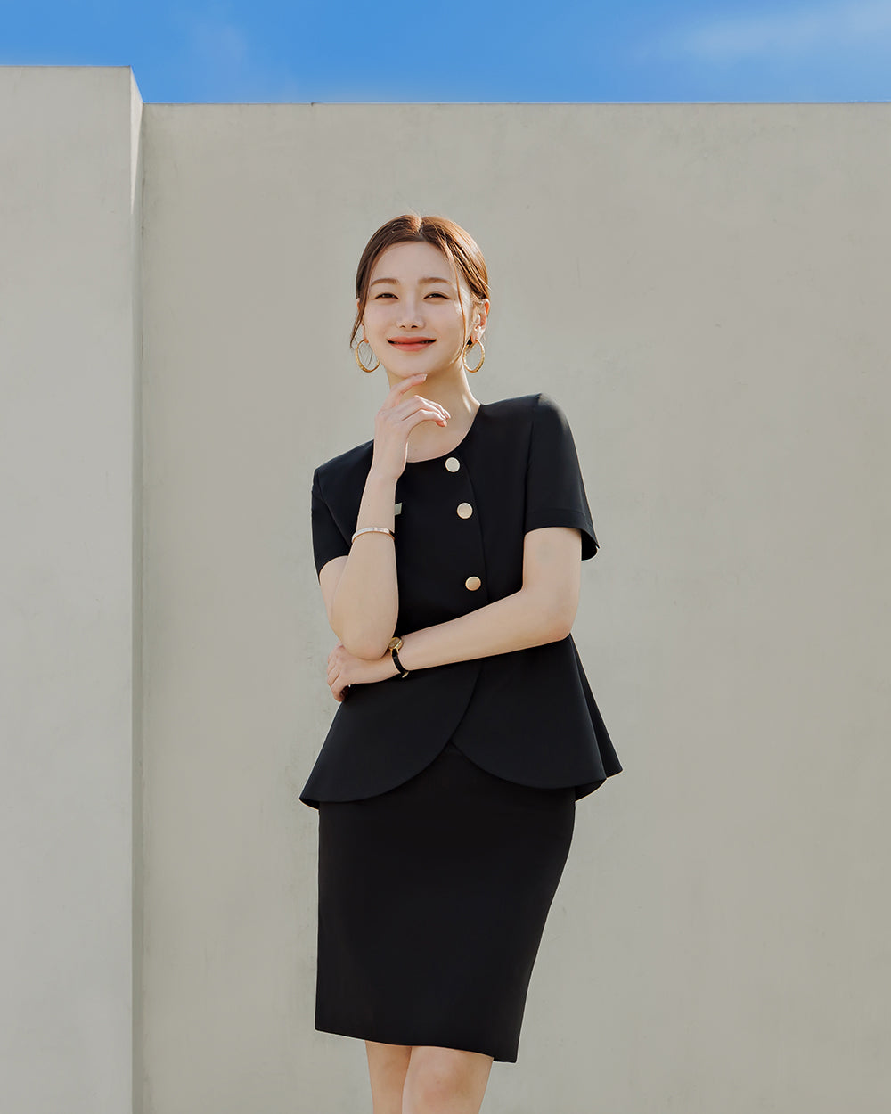 美容サロン制服Berre short sleeve BLACK前面, 着用イメージ