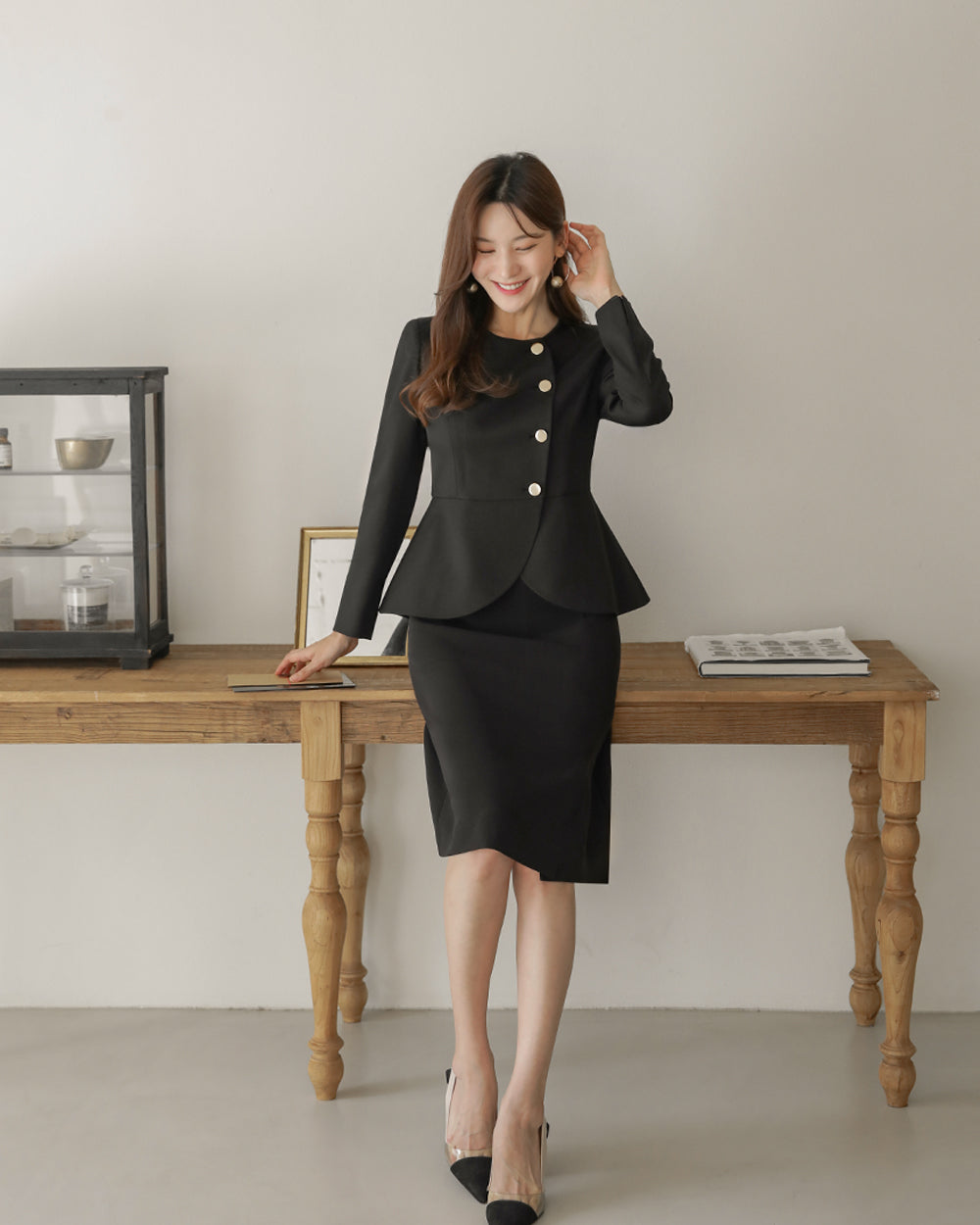 美容サロン制服skirts BLACK正面, 着用イメージ