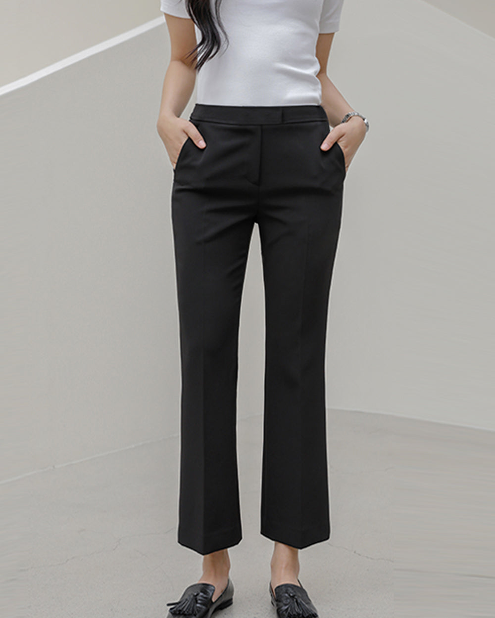 クリニック制服Boots cut Pants BLACK正面, 着用イメージ