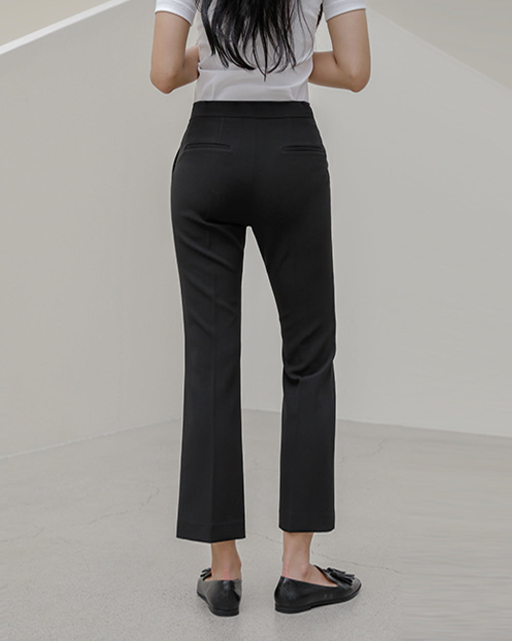 クリニック制服Boots cut Pants BLACK後ろ姿, 着用イメージ