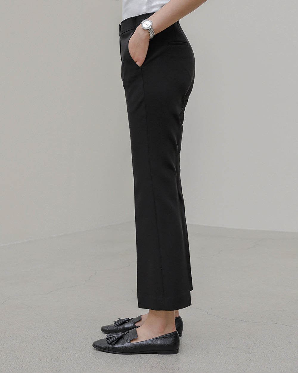 クリニック制服Boots cut Pants BLACKサイド, 着用イメージ