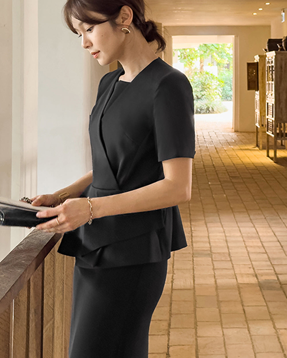 クリニック制服Martini short sleeve BLACKサイド
