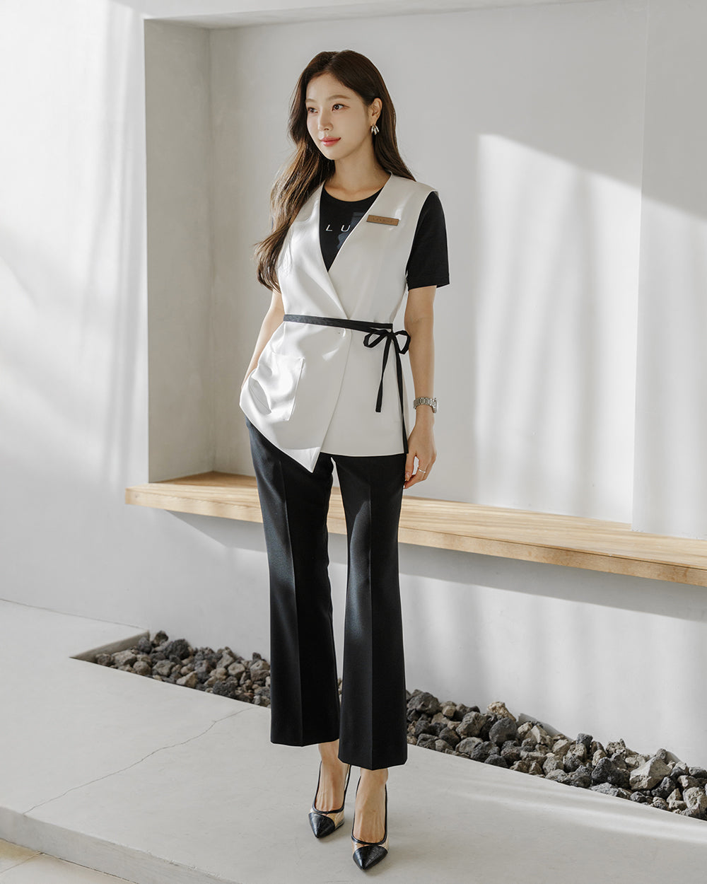 美容サロン制服Tessi vest WHITE全身, 着用イメージ